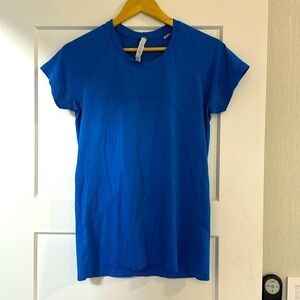 Lululemon size 10 blue top